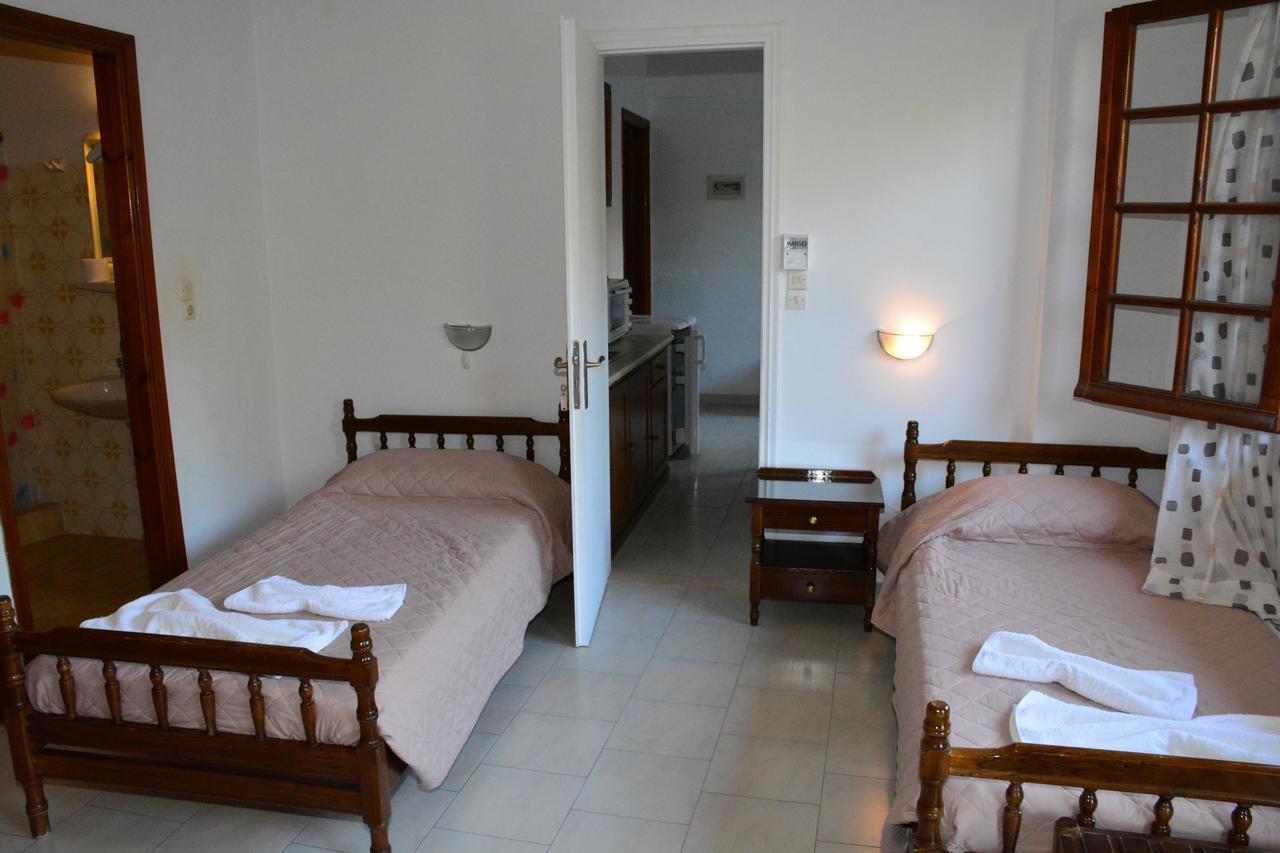 Voula Apartments Agia Marina  Extérieur photo
