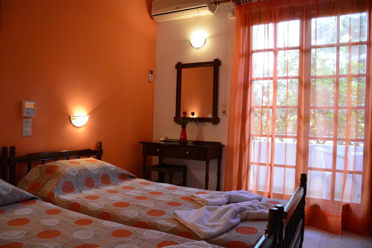 Voula Apartments Agia Marina  Extérieur photo