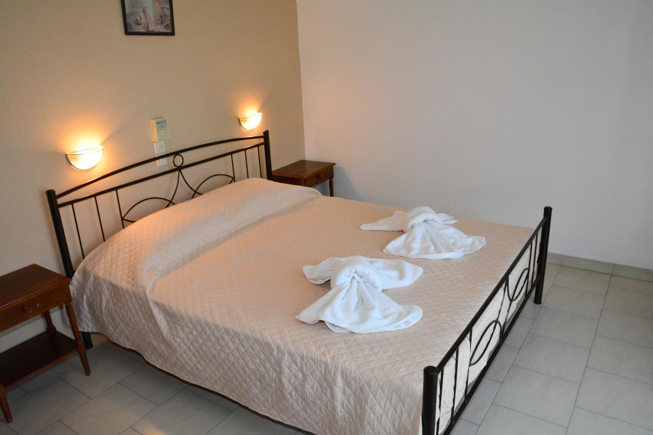 Voula Apartments Agia Marina  Extérieur photo