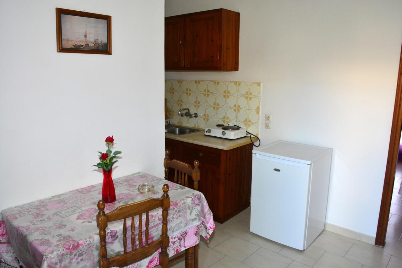 Voula Apartments Agia Marina  Extérieur photo