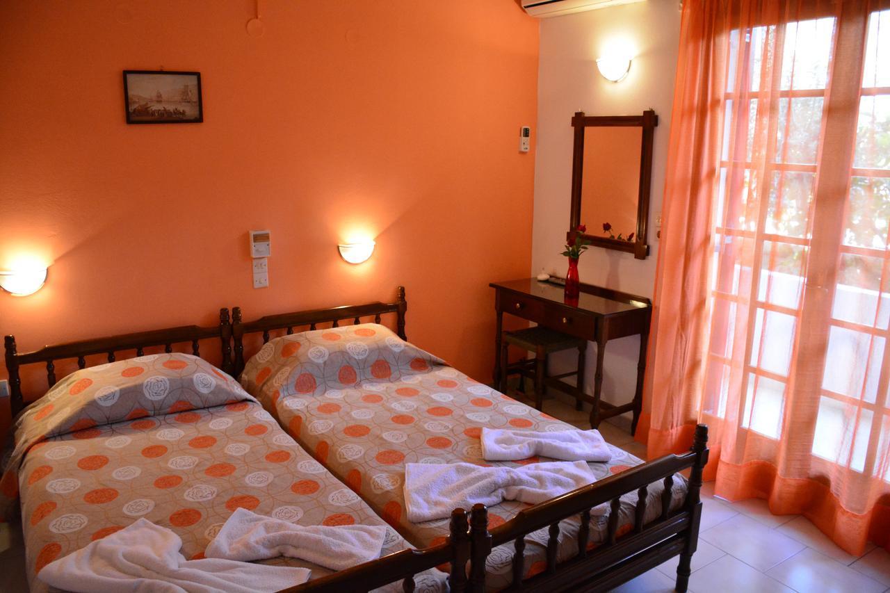 Voula Apartments Agia Marina  Extérieur photo