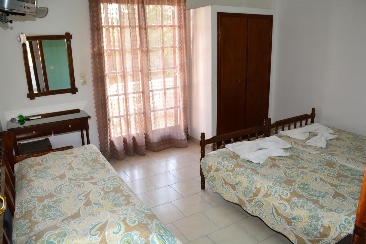 Voula Apartments Agia Marina  Extérieur photo