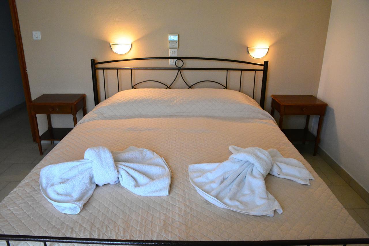 Voula Apartments Agia Marina  Extérieur photo